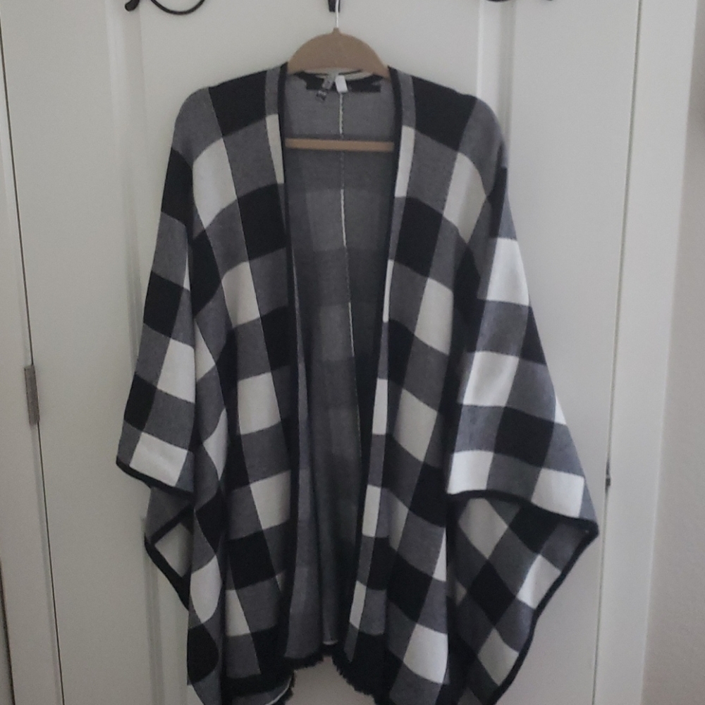 Kensie buffalo plaid open poncho